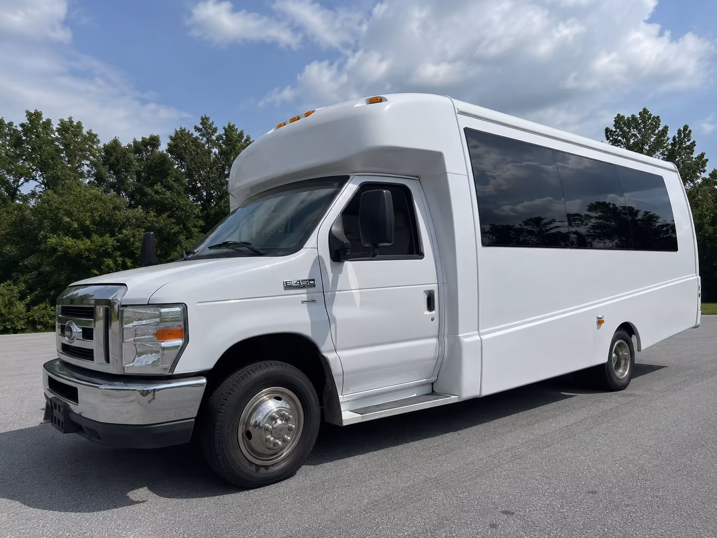 sports game birthday buses to daikin park toyota center and nrg stadium